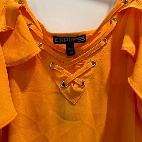 Express Lace-Up Cold Shoulder Cami - Picture 5 of 9